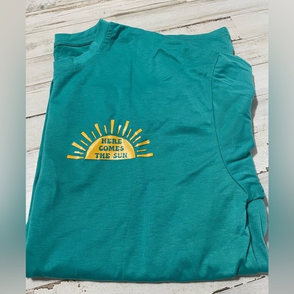 SHEIN "Here Comes the Sun" Summer T-Shirt - Picture 5 of 6